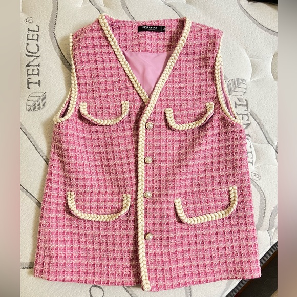 Size S or XS Asian - Picture 11 of 13